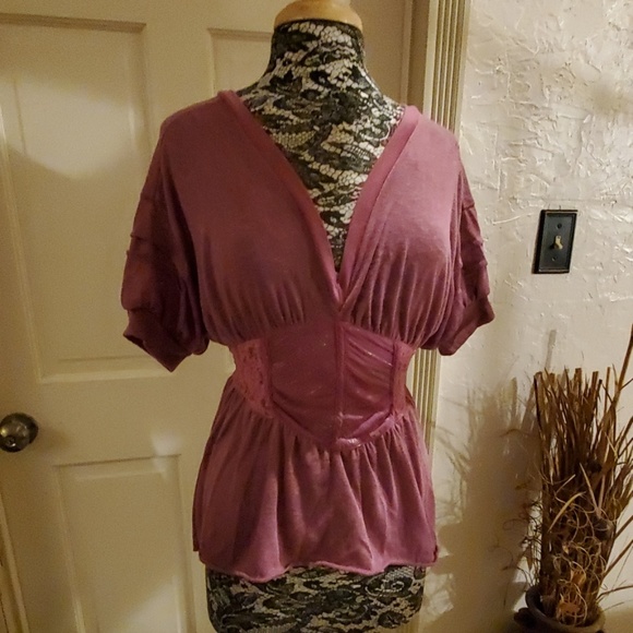Free People Tops - Free People mauve top with cutout back, size S